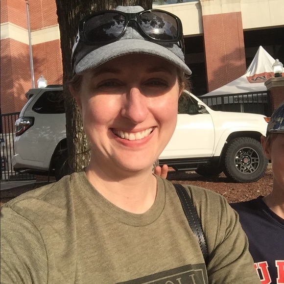 Meet your Posher, Lisa - Picture 1 of 1